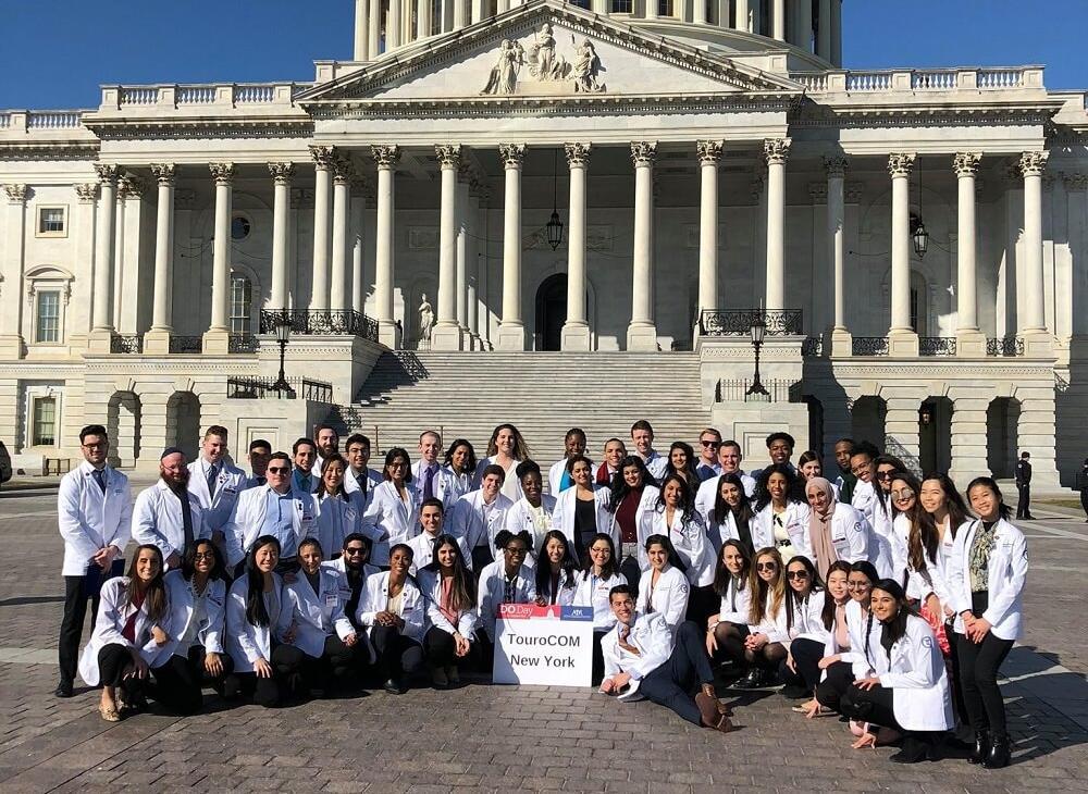 Students in front of the Capitol.