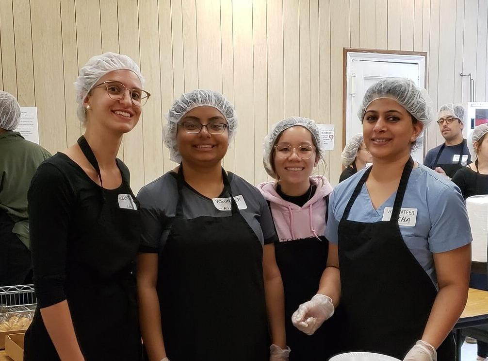 Nine students and one professor from TouroCOM Middletown visited NYC to learn about the challenges the homeless population faces in accessing medical care. 