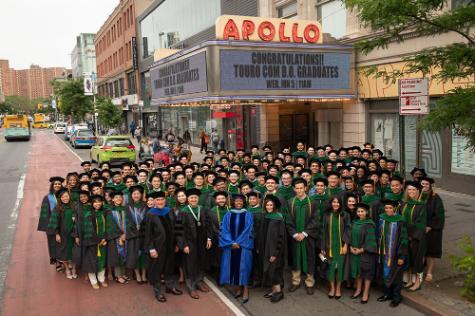 Class of 2019 outside Apollo Theater