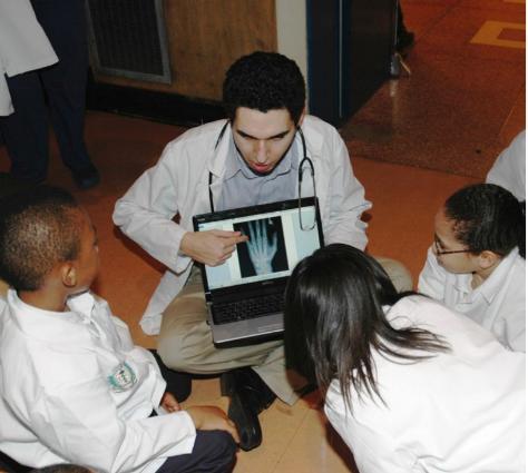 Touro Graduate Student Teaches Harlem Children About Bone Health